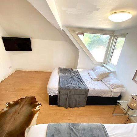 Appartement Penthouse Studio With 2 Double Beds & Smart Tv. Great London Location Extérieur photo