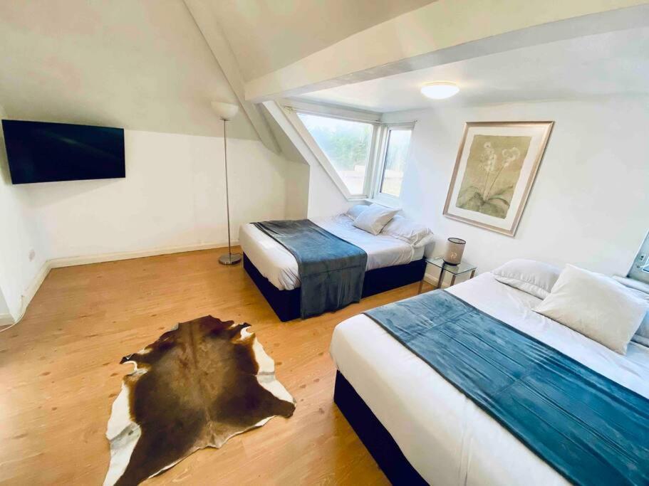 Appartement Penthouse Studio With 2 Double Beds & Smart Tv. Great London Location Extérieur photo
